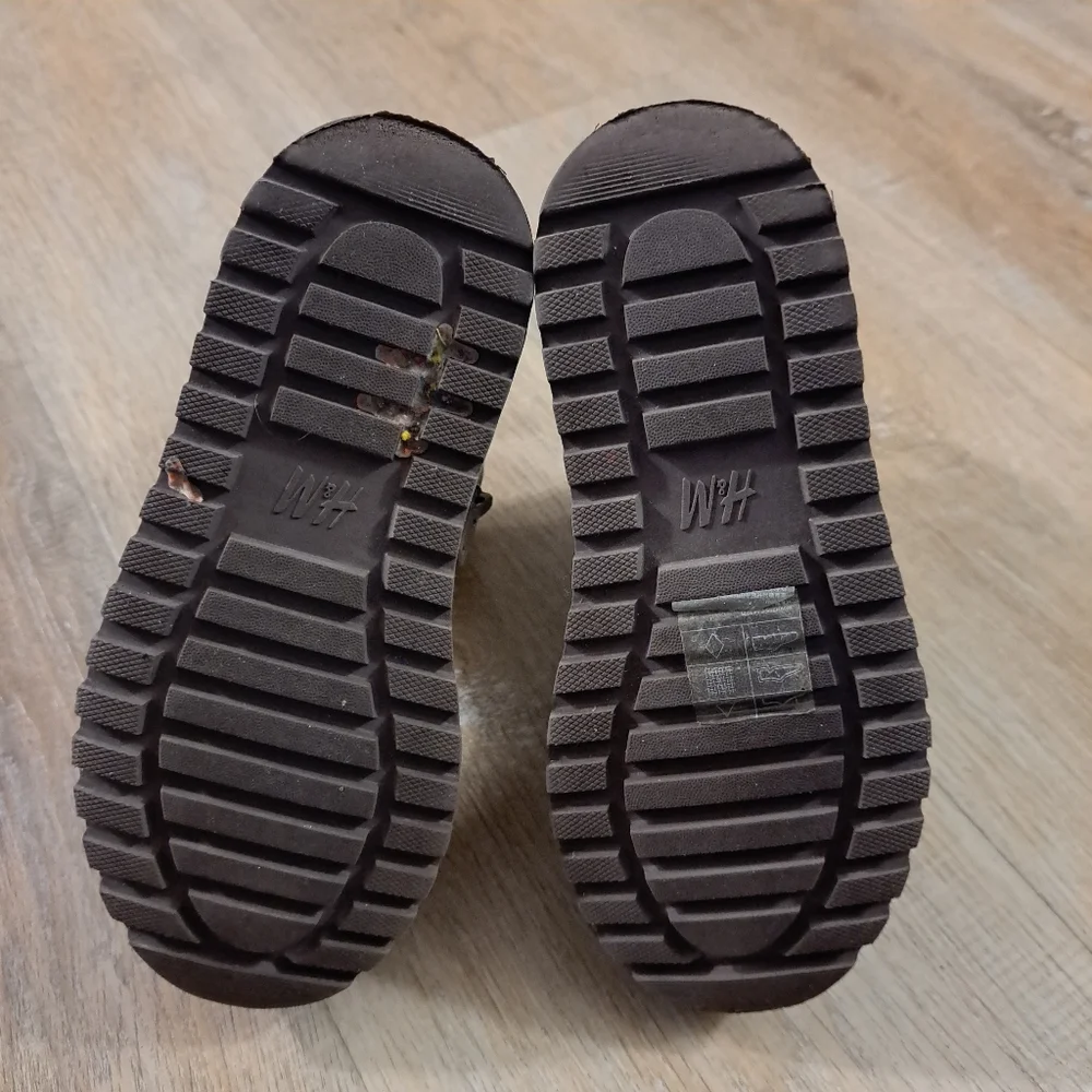 H&M Kid's Tan Ankle Boots Waterproof Sturdy Lug Sole Toddler Size 12